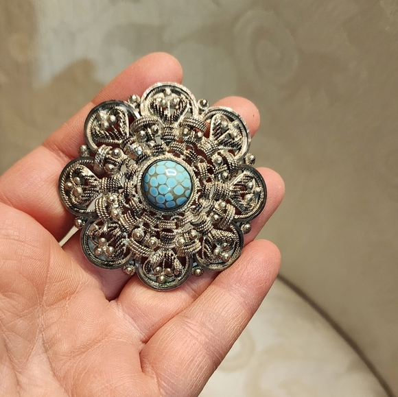 Vintage 30s Silver Filegree  Brooch with Turquoise Accent - Picture 8 of 9